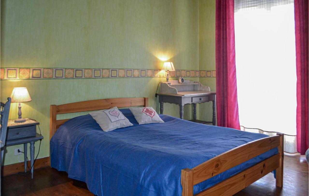 Stunning Home In Biras With Kitchenette 外观 照片