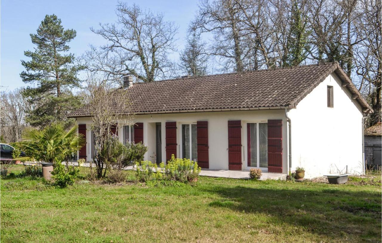 Stunning Home In Biras With Kitchenette 外观 照片
